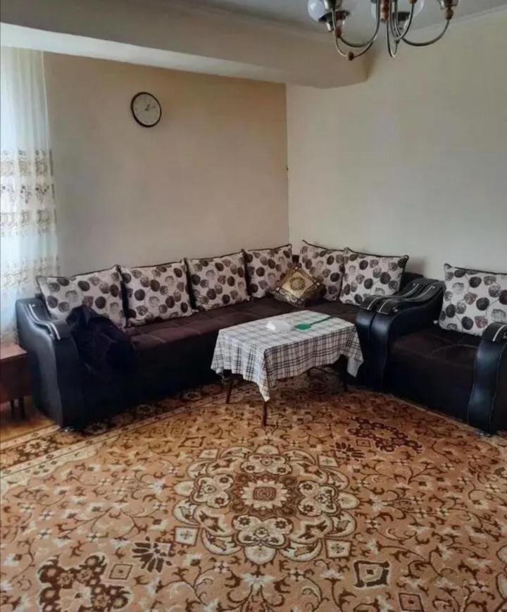 Good Luck Apartment Yerevan Bagian luar foto